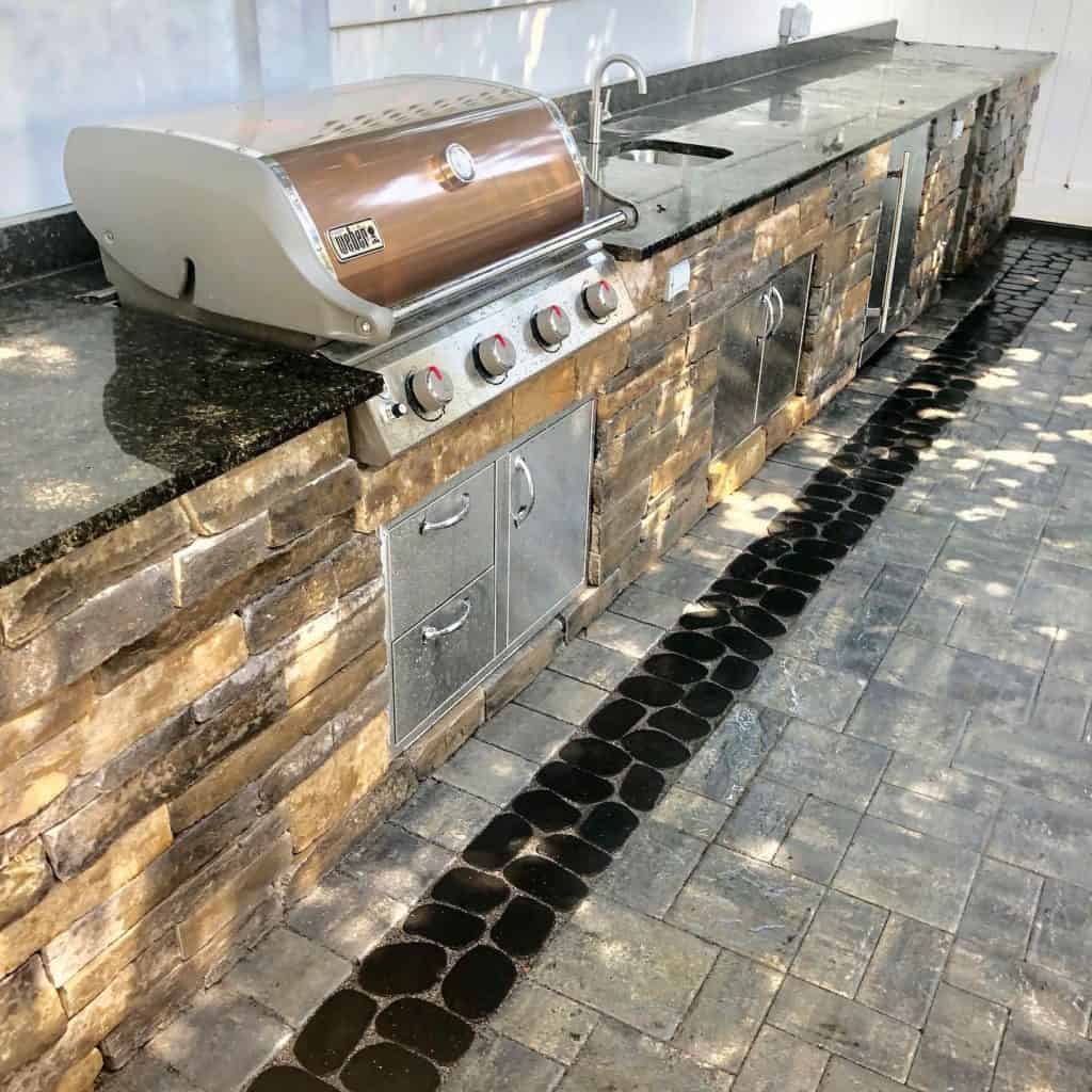 Southern Ledgestone with Granite Countertop outdoor kitchen in long island