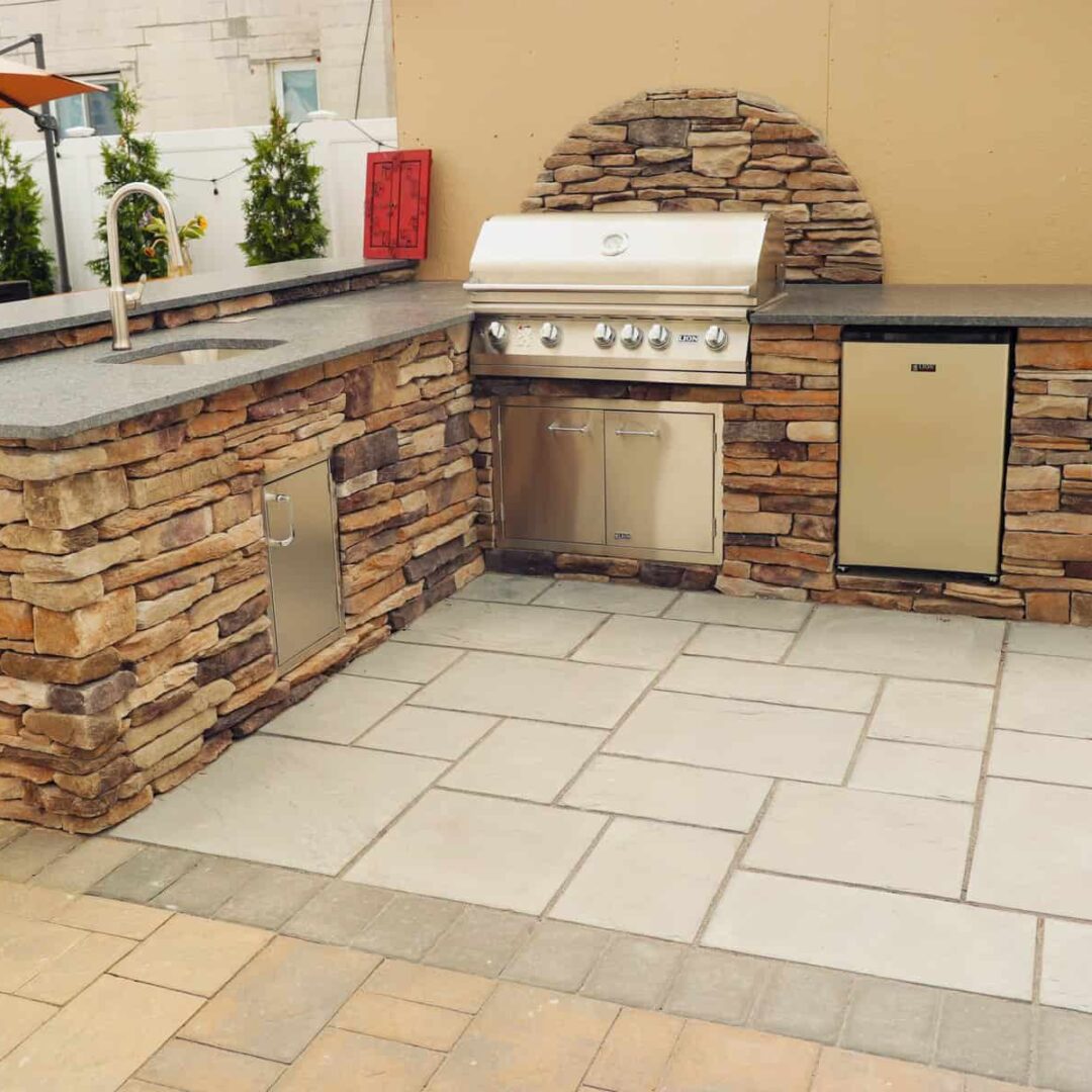 Southern Ledgestone with Granite Countertop outdoor kitchen in long island